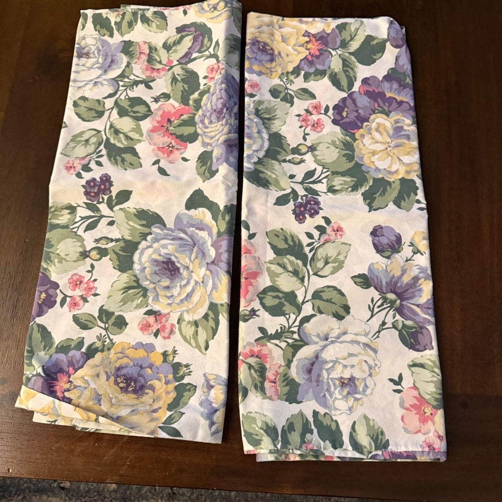 Vintage Wamsutta‎ Floral Patterned Purple Pink Green Blue Pillowcases